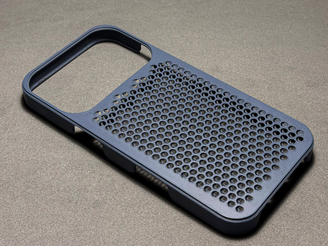 iPhone 17 Pro Case – Trama Pro Display XDR