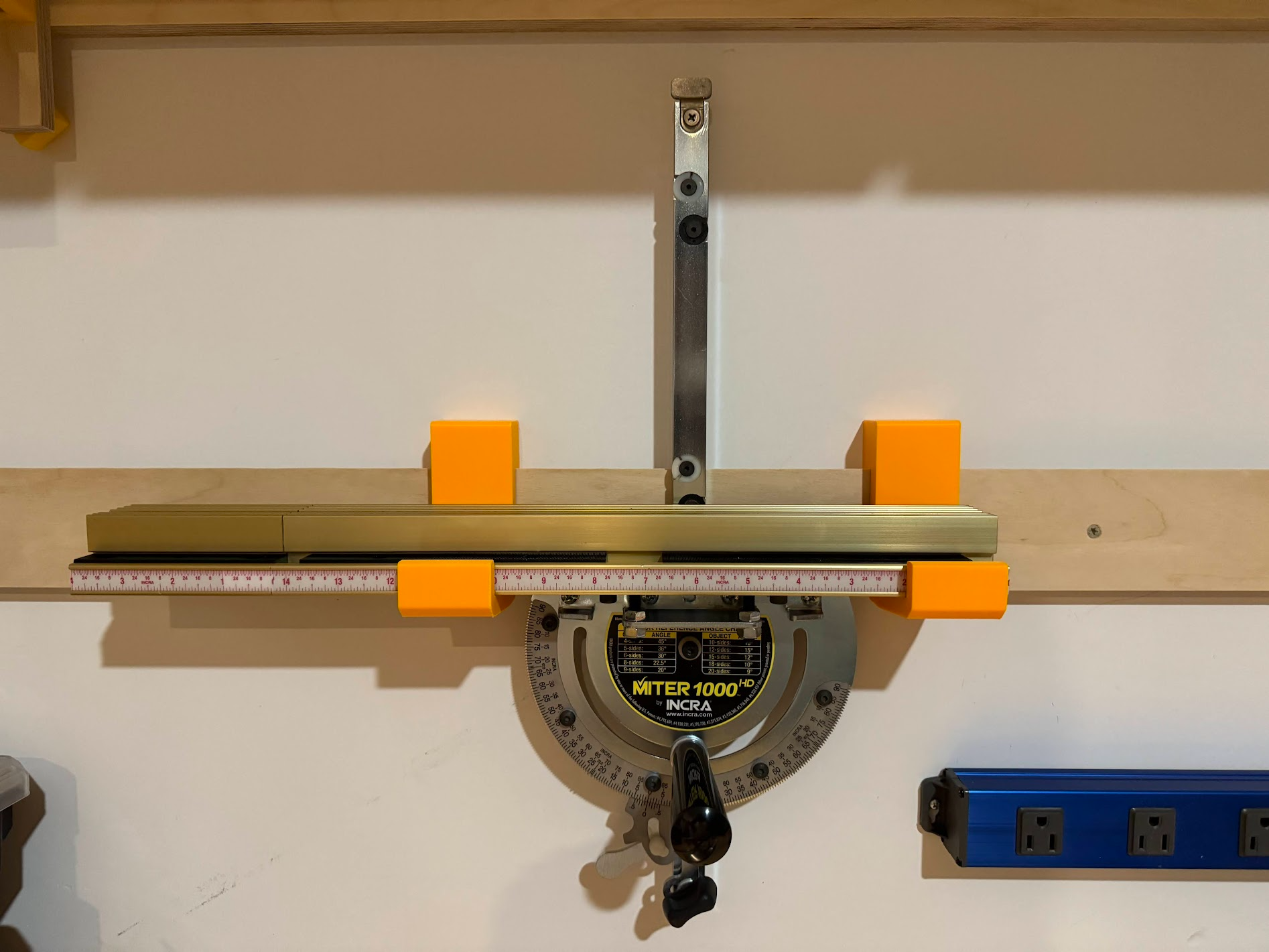 Incra 1000HD/SE wall mount + french cleat