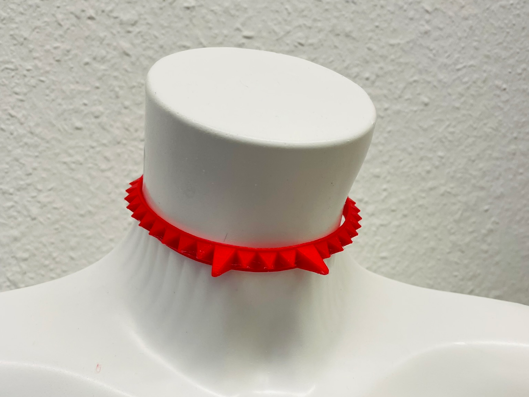 Choker Necklace with 2 big spikes wearable fashion