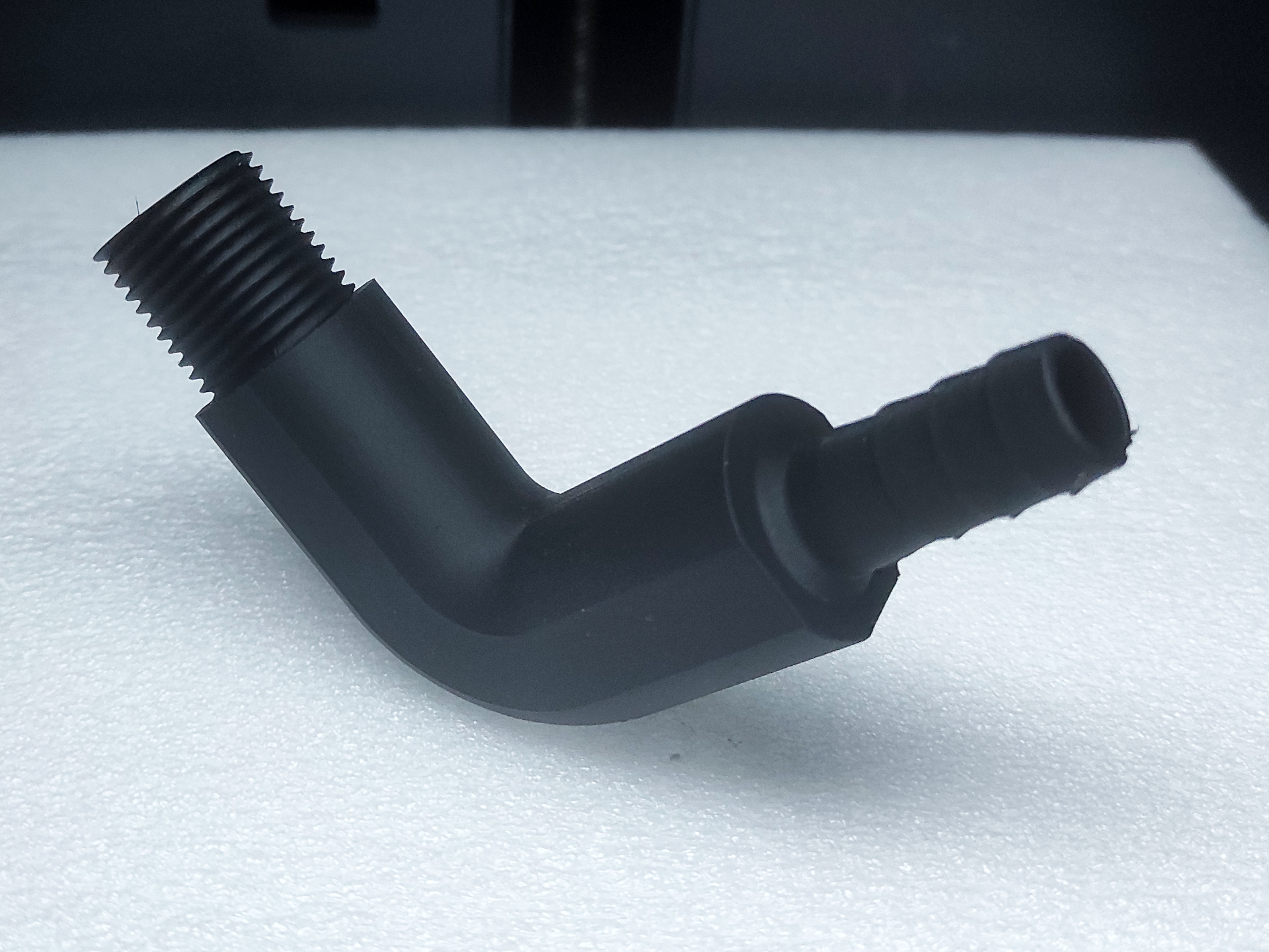 1/2" Thread to 1/2" Barb 90 Degree Elbow Fitting