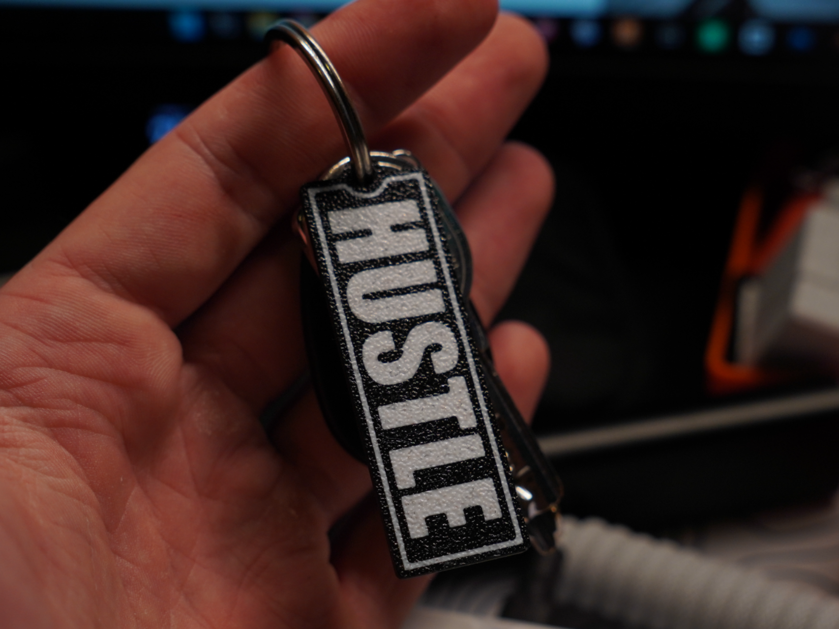 "HUSTLE" Simple Minimal Keychain - AMS