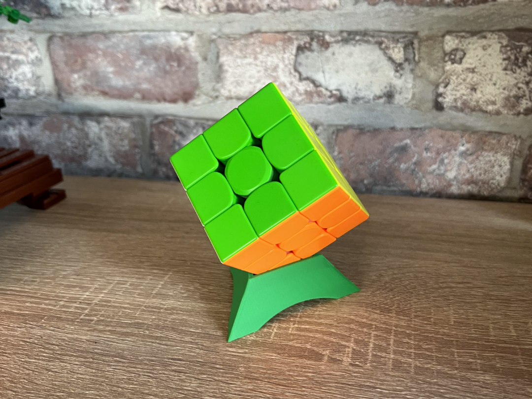 Rubick's cube stand