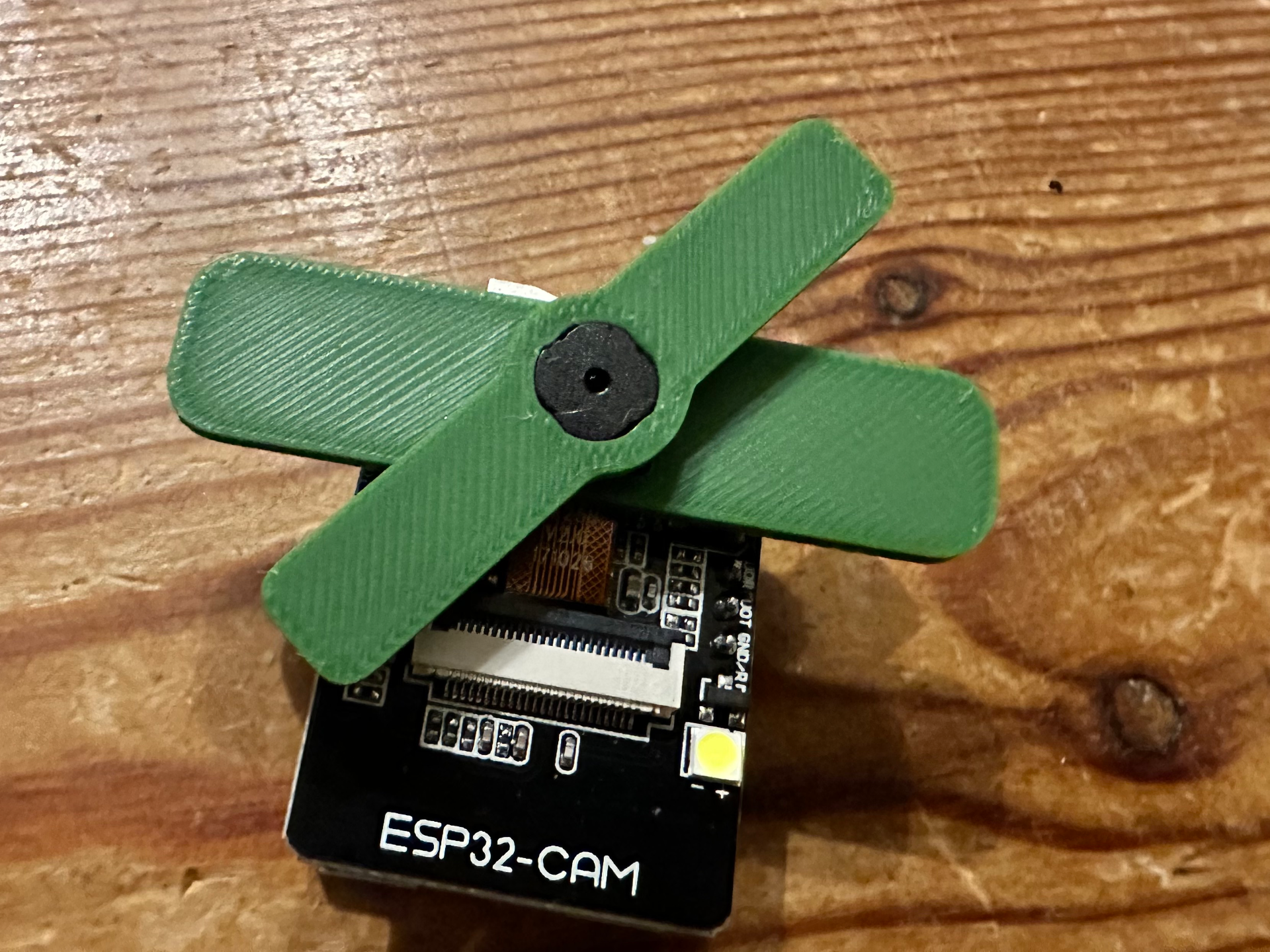 8225N ESP32 CAM wrench