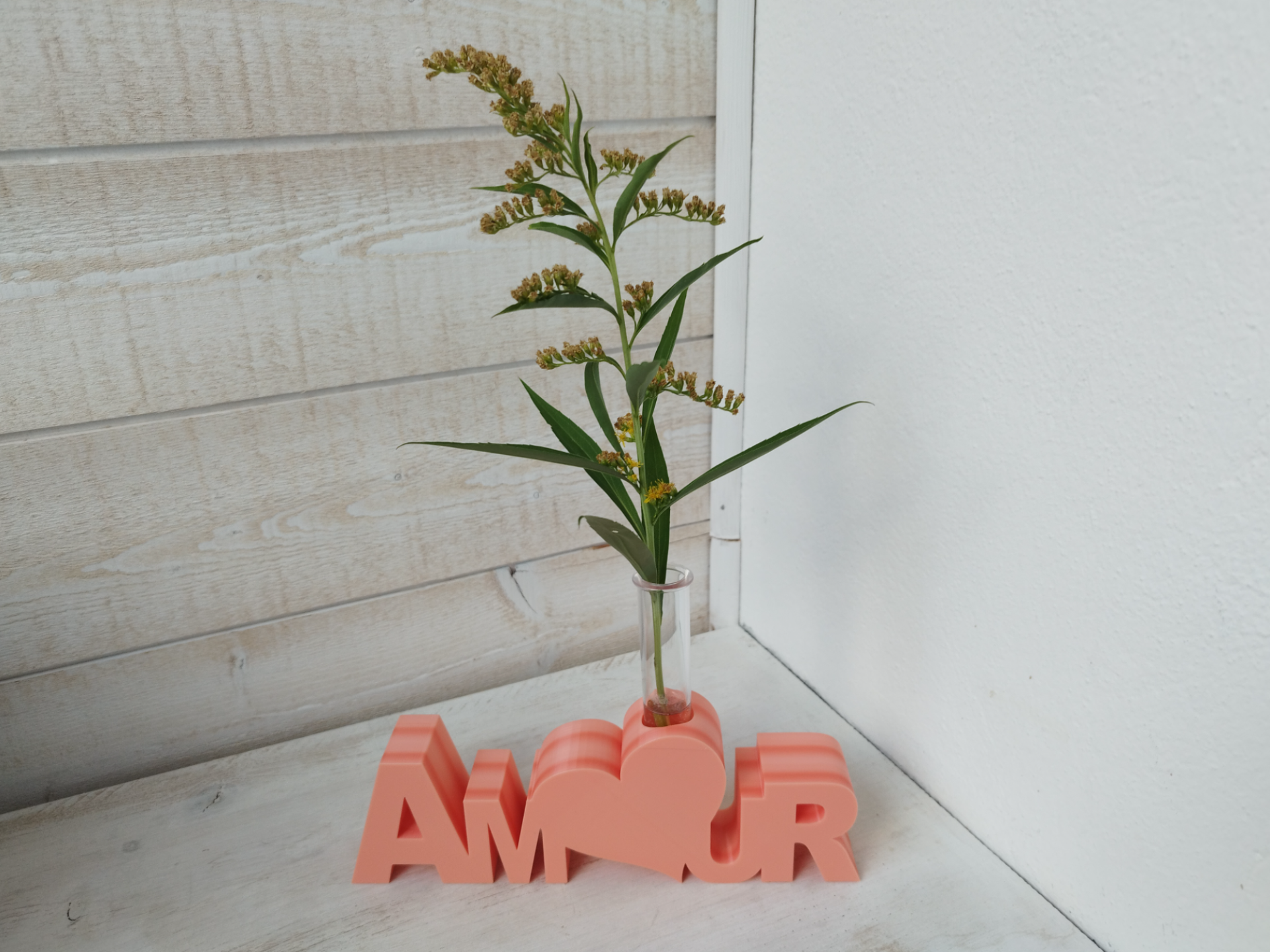 Vase Amour avec tube à essai