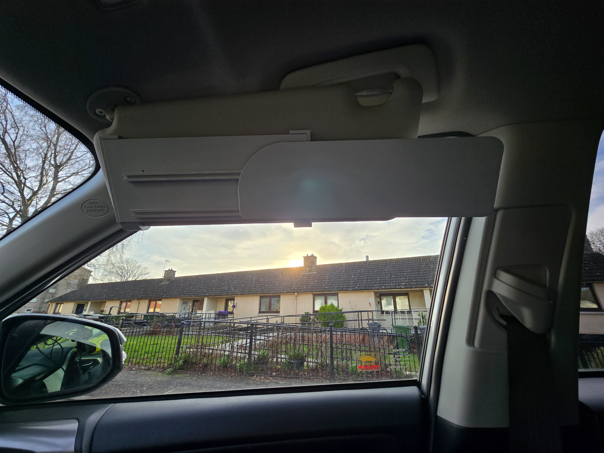 Horizontal Sun Visor Extender