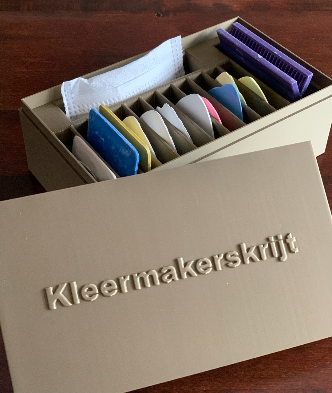 Storagebox for tailor chalk