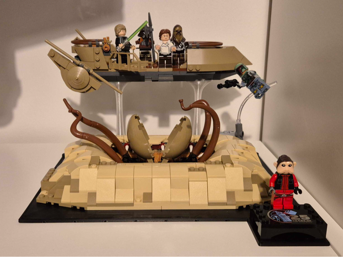 Display Stand For 75396 Desert Skiff & Sarlacc Pit