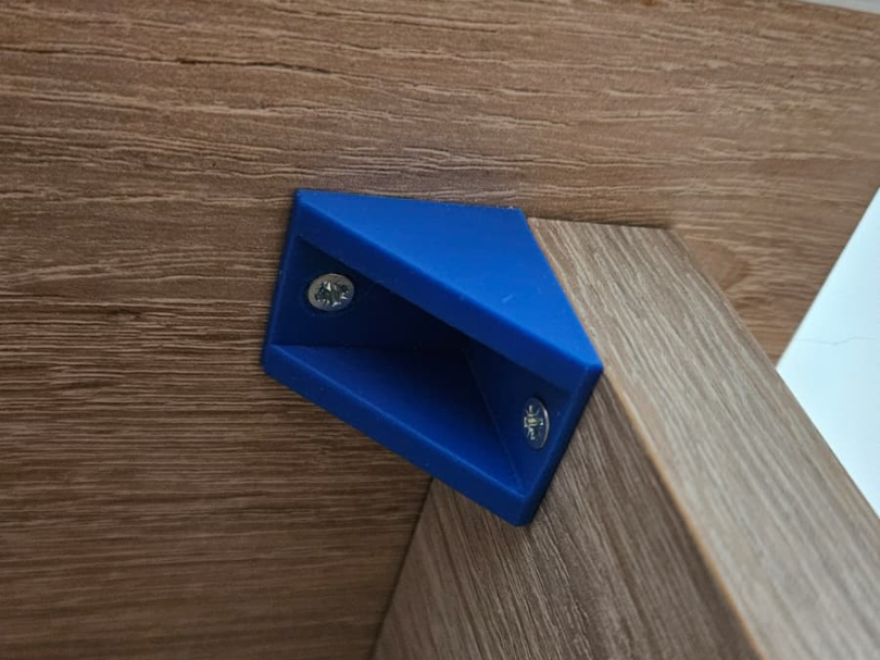 Winkel für kleinere Möbeln