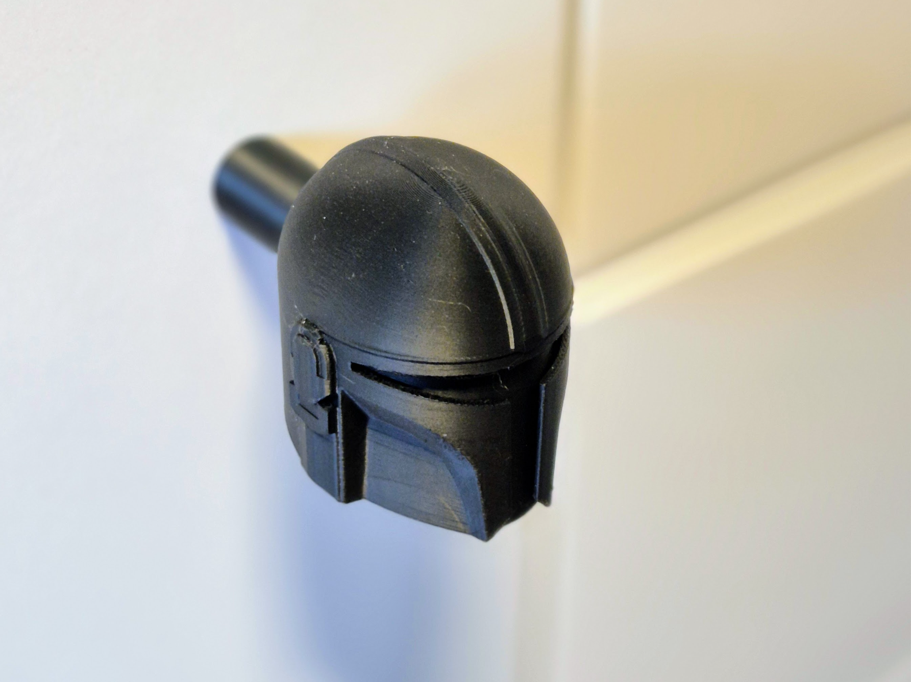 Mando drawer handle