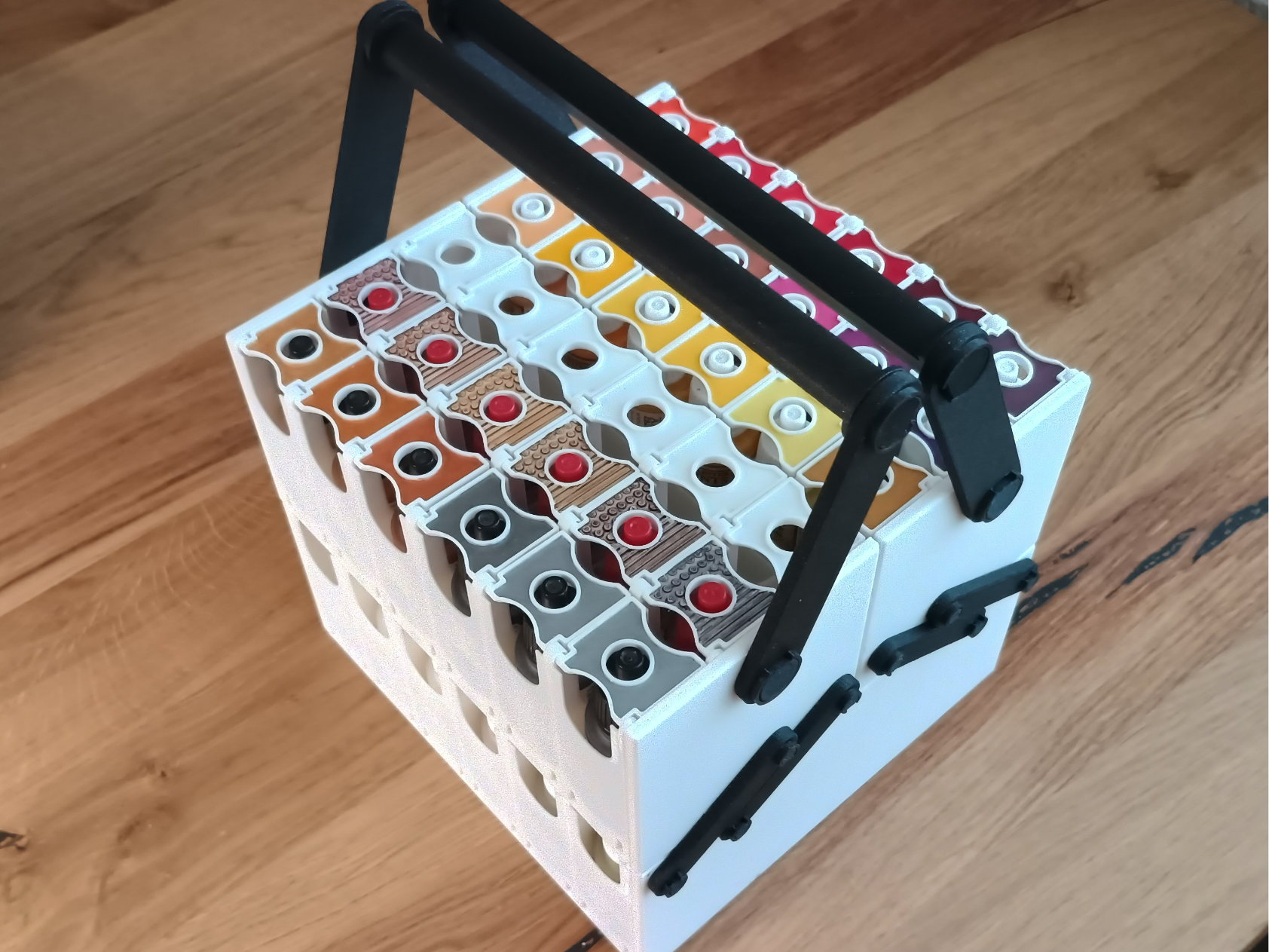 Cantilever paint box