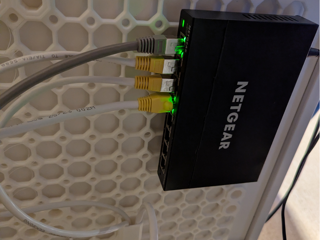 Netgear GS308 Multiboard mount