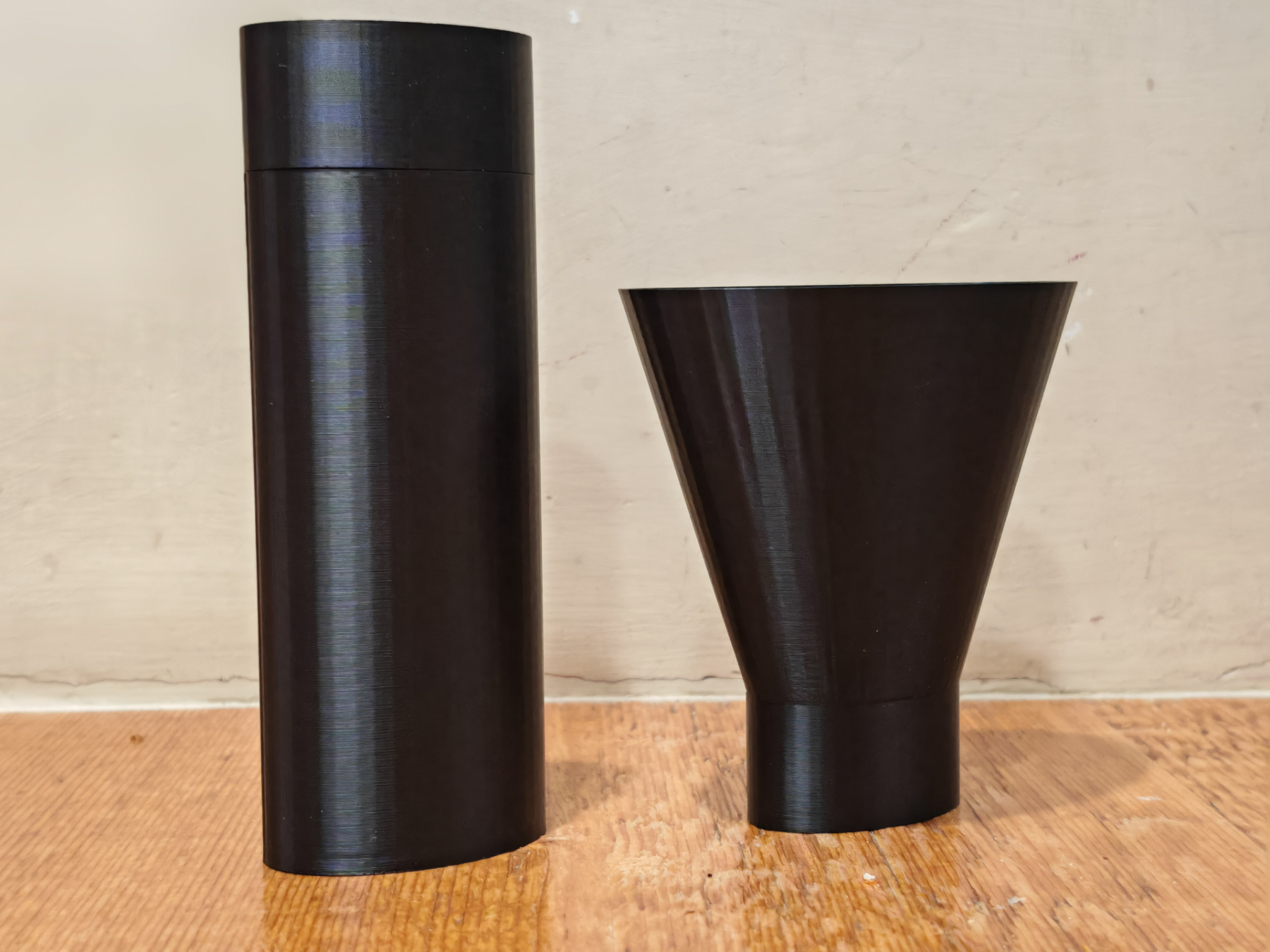 Spice and herbs container with Funnel
