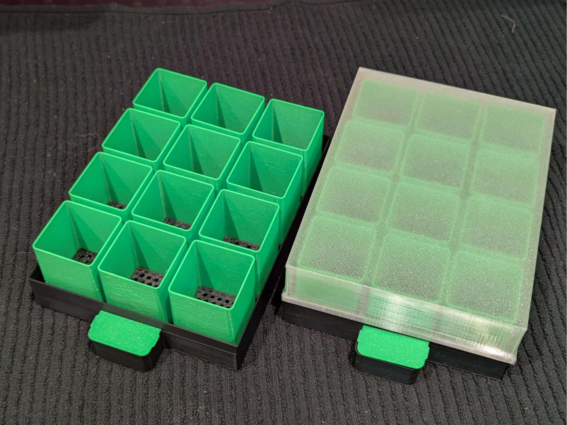 12 Pot Self Watering Seedling Tray with Lid