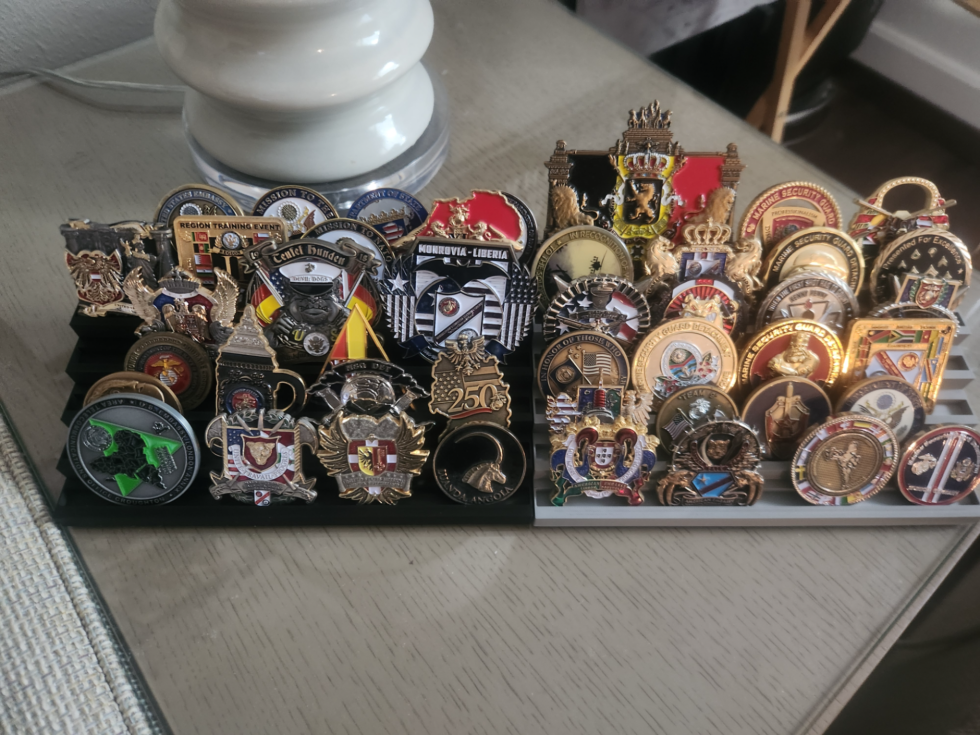 Expandable Challenge coin display holder