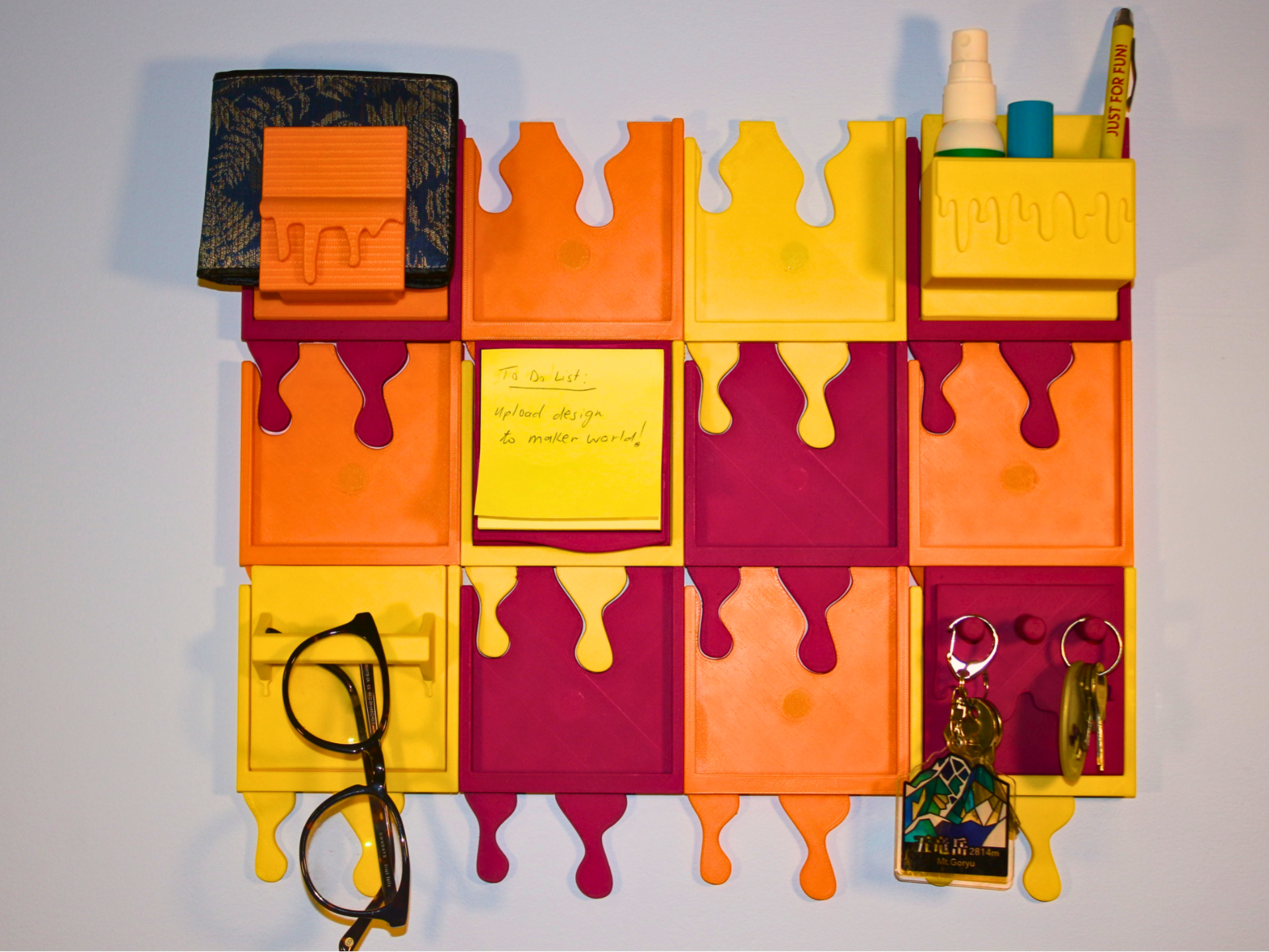 DRIP - Droopy Reshaped Interlocking Pegboard