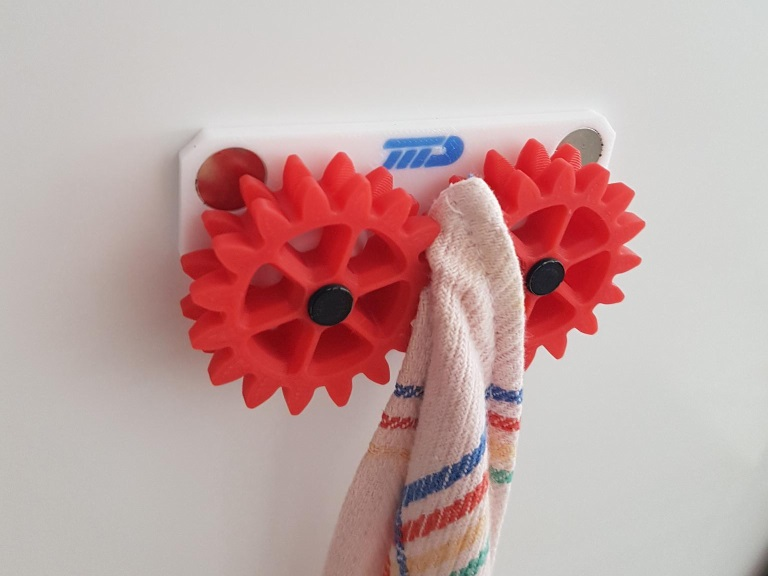 Geared Quick-Clamp Towel Holder Fridge Magnet