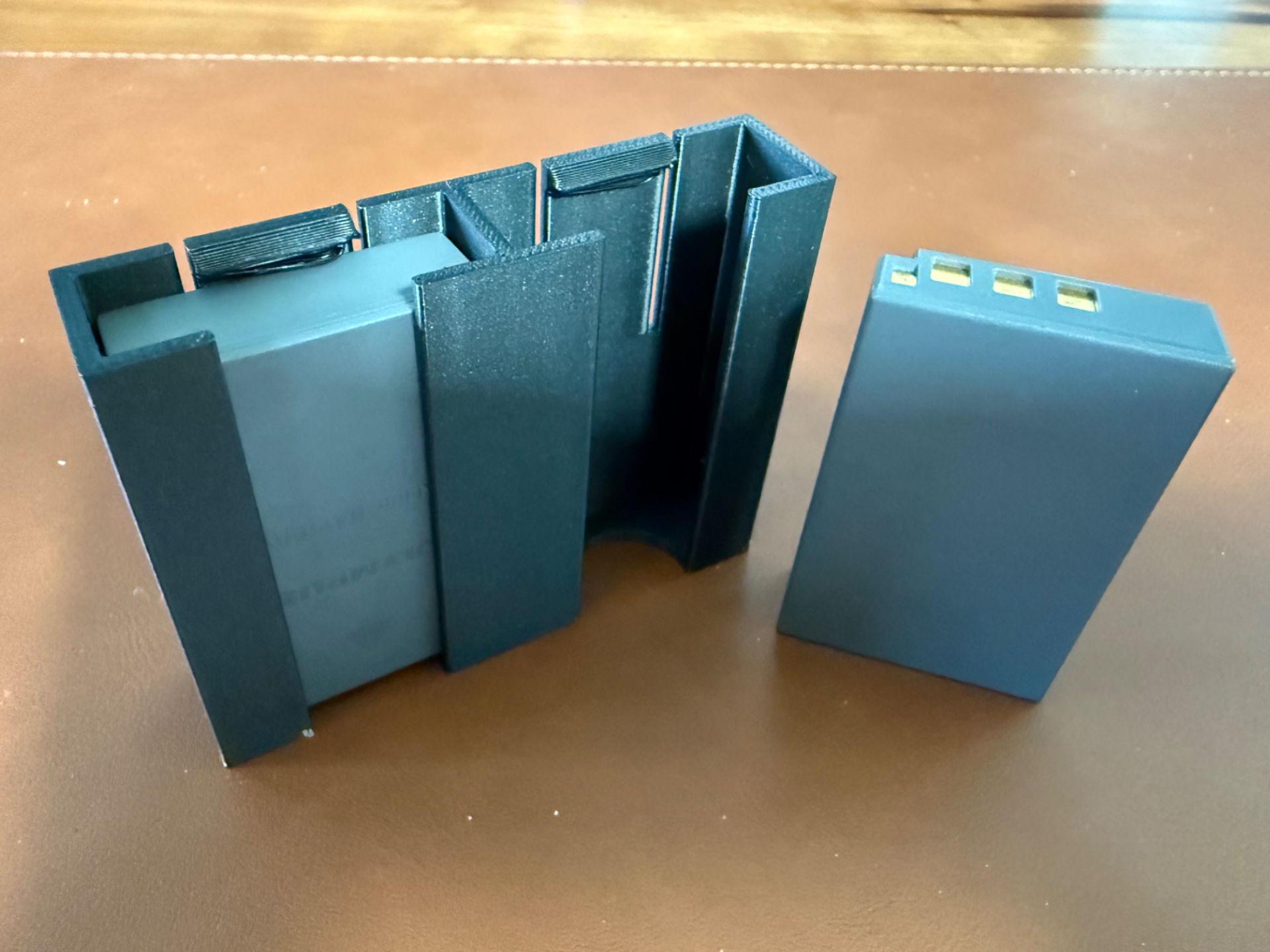 Olympus BLS-50 battery store
