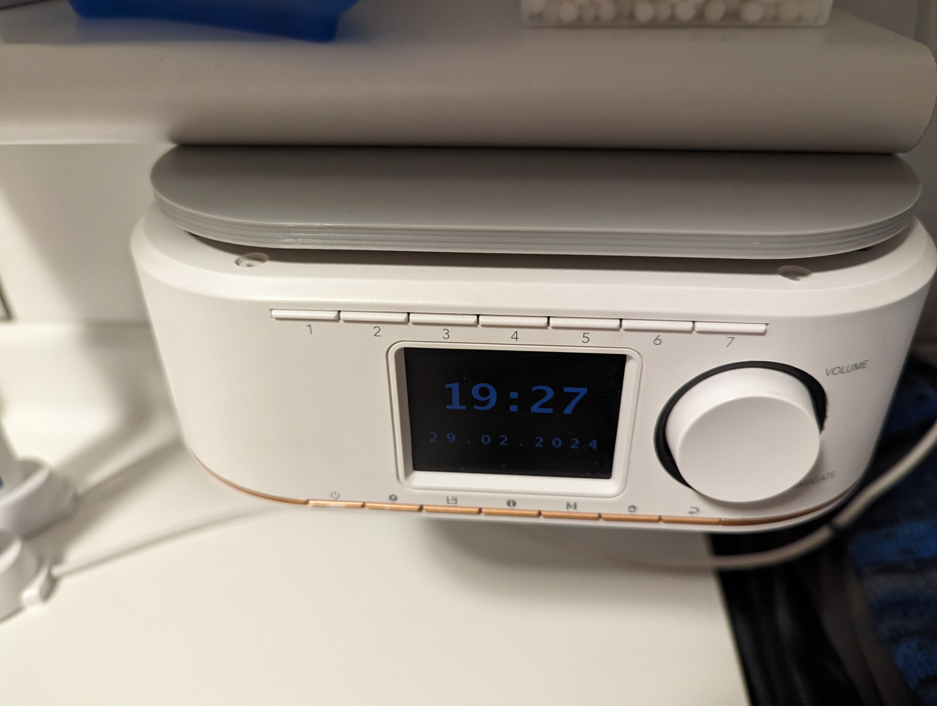 bracket for Hama DR350 internet radio