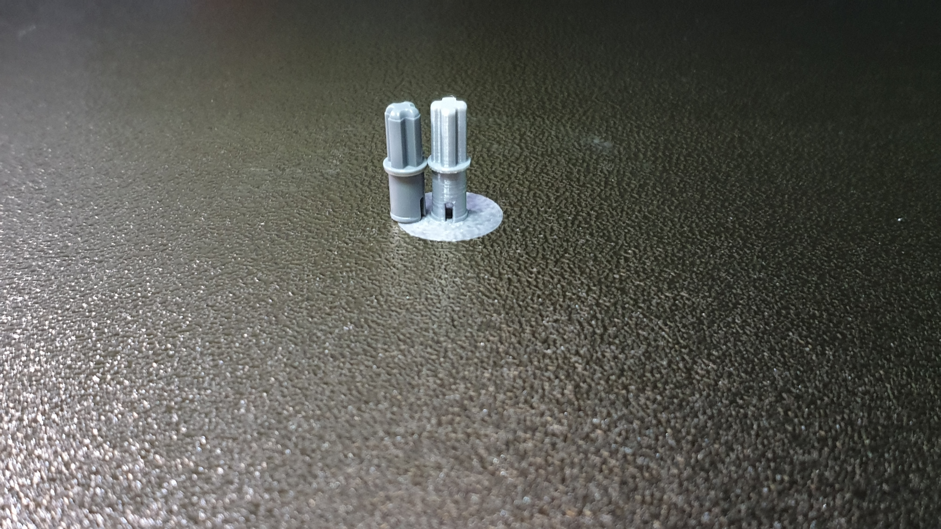 Axel pin without friction