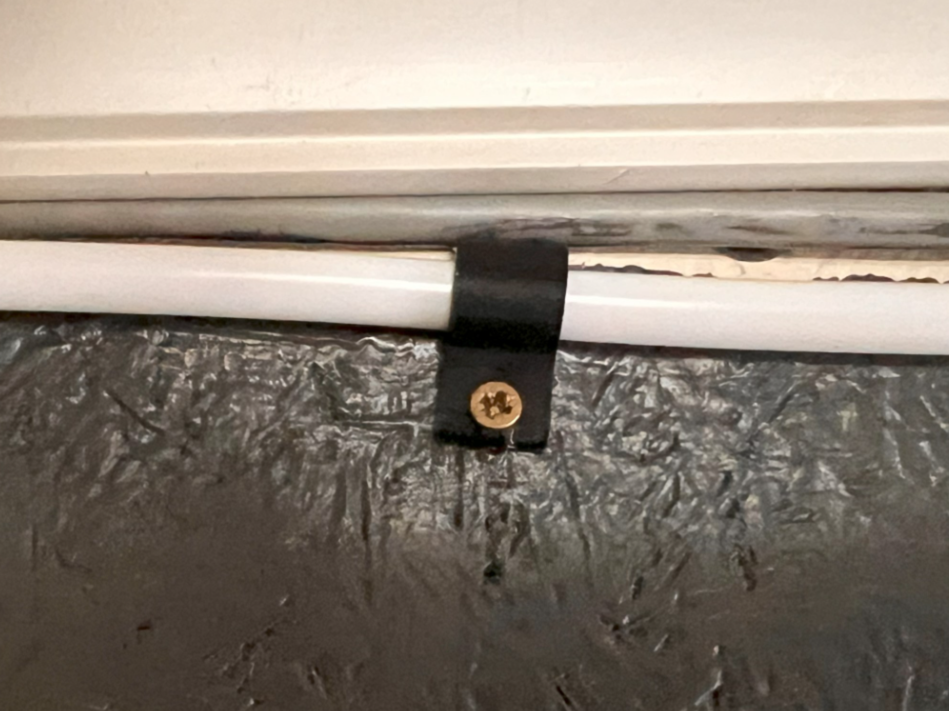 water line refrigerator clip