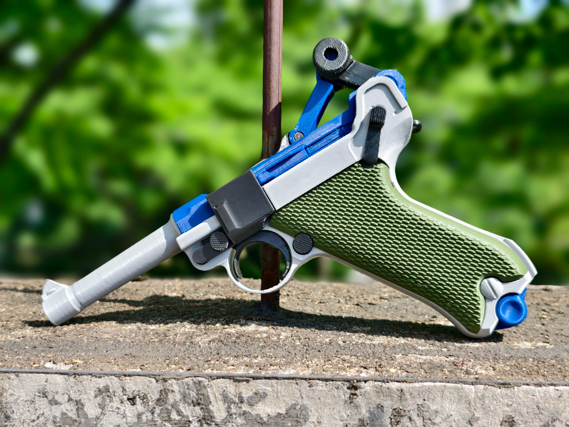 Luger P08 WWII classic toy pistol grip