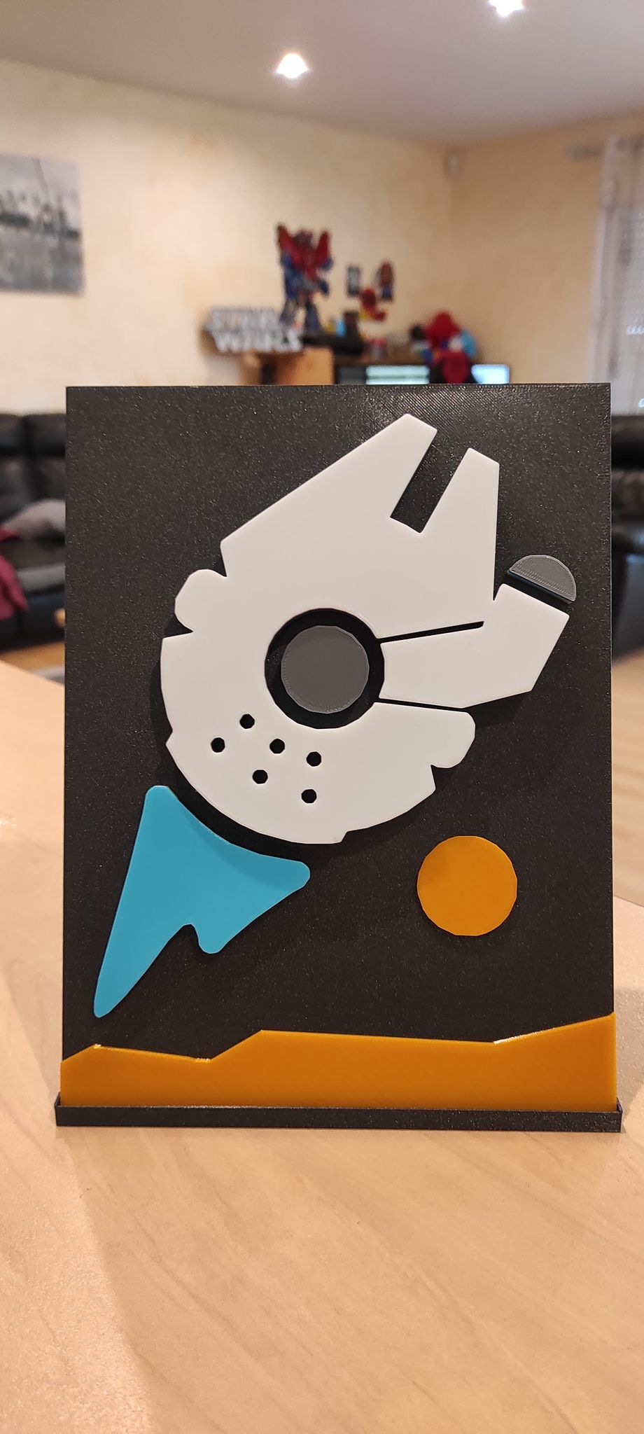 Millennium falcon with stand - 5 colors (Planète Star Wars)
