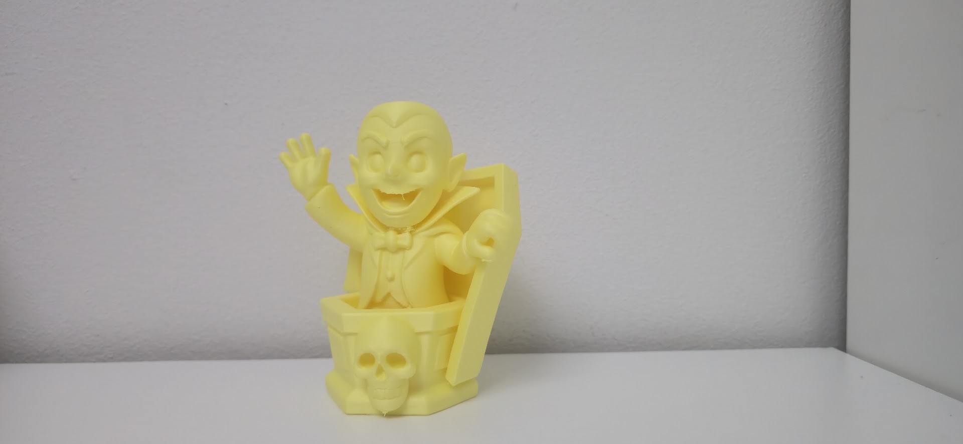 Halloween Dracula – Coffin Surprise
