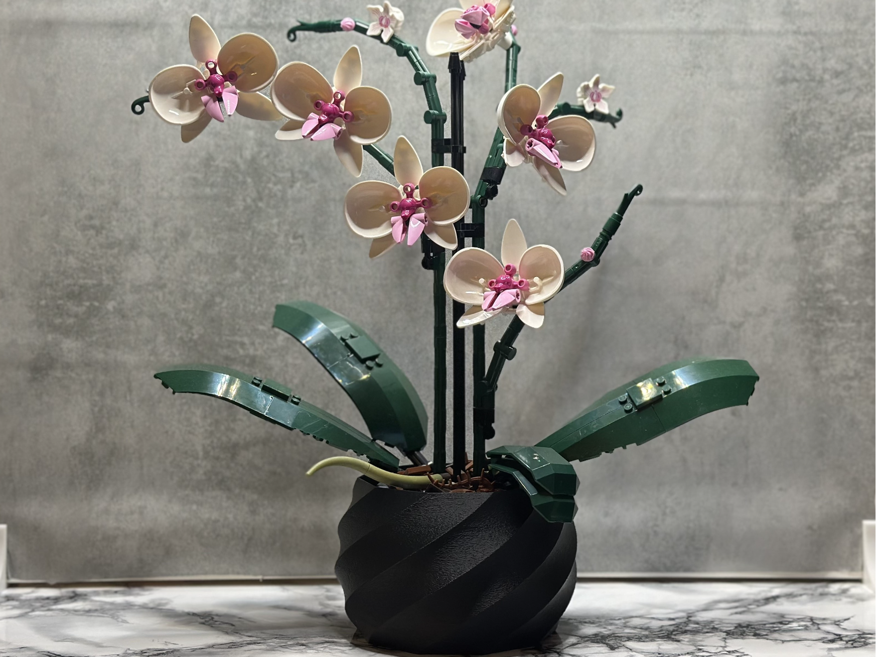 pot/vase for brick flower