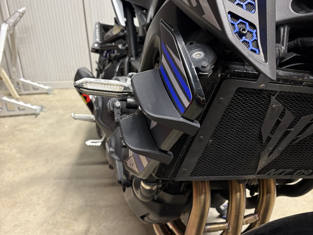 Aileron MT-09