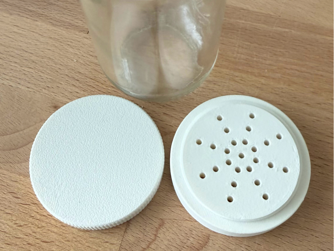 Sprinkle lid for glass jar with screw-on cover