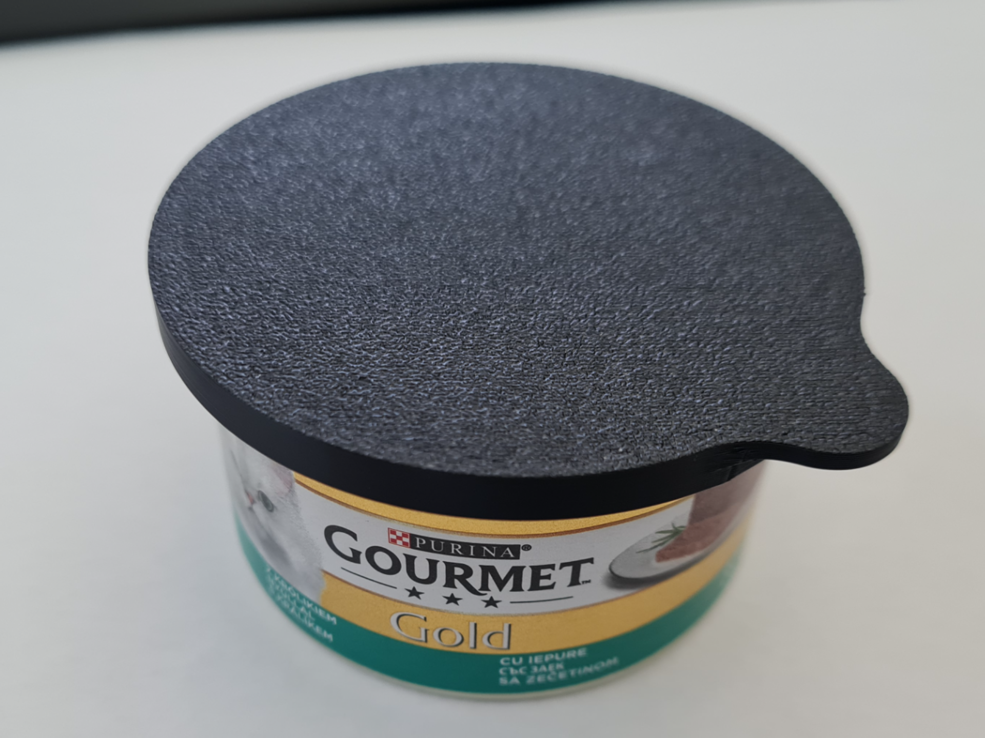 Lid to cat food container Purina, Carny, Premiere