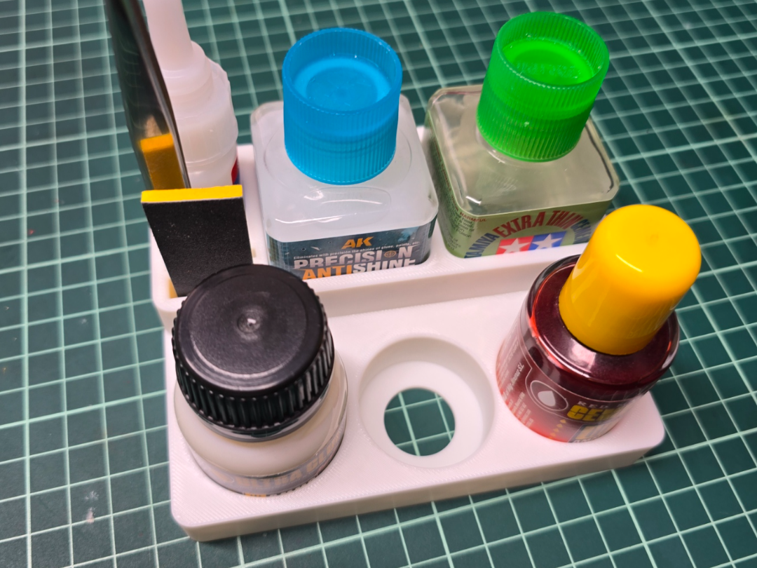 Stand Glue Model
