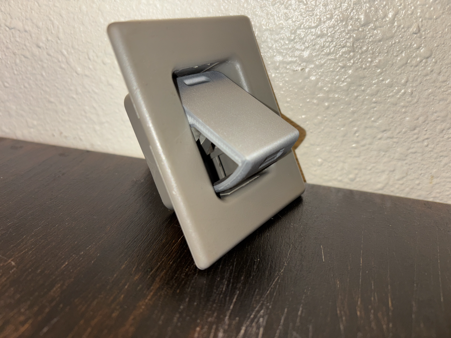 Suburban Seat clip (2001-06)