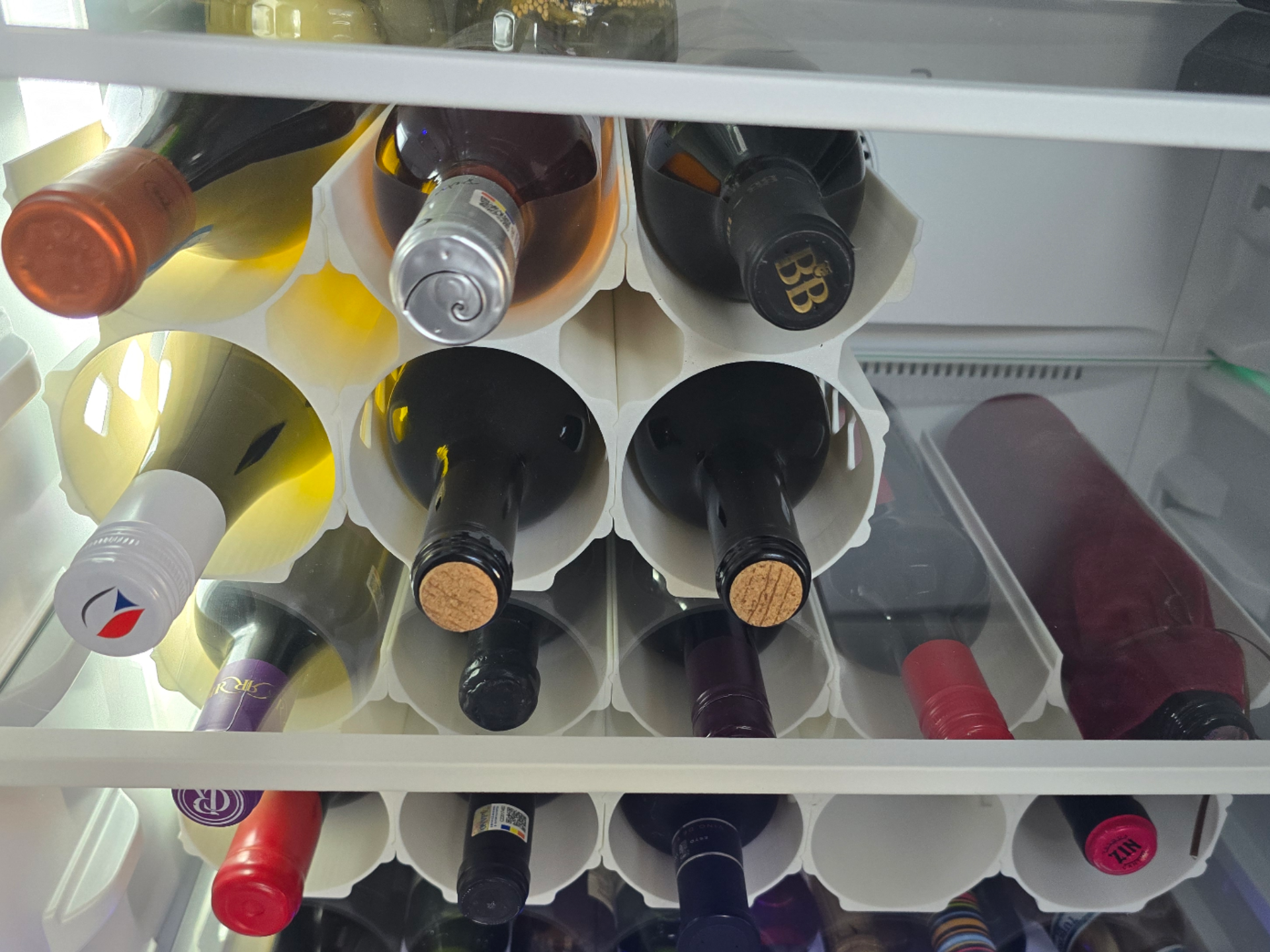 Wine bottles fridge rack organizer