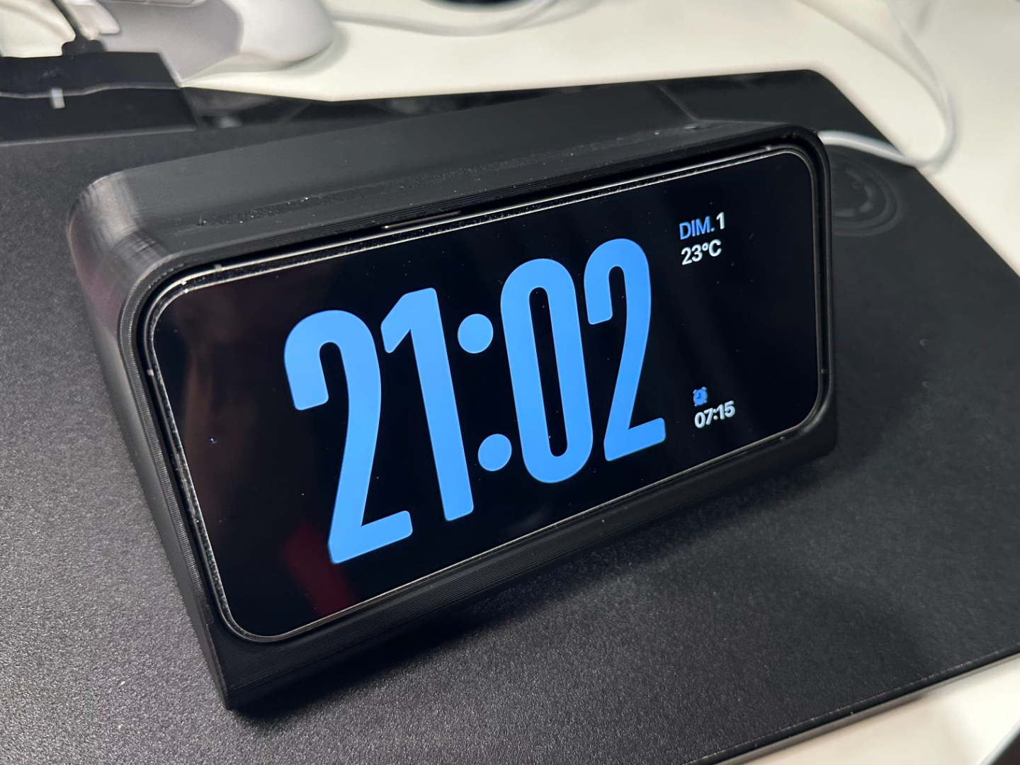 Shorter iPhone 15 Pro Max Standby Mode Dock