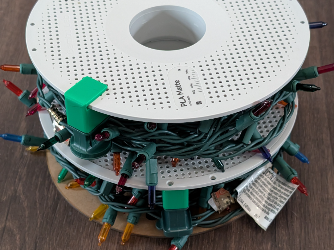 Christmas Light Spool Plug