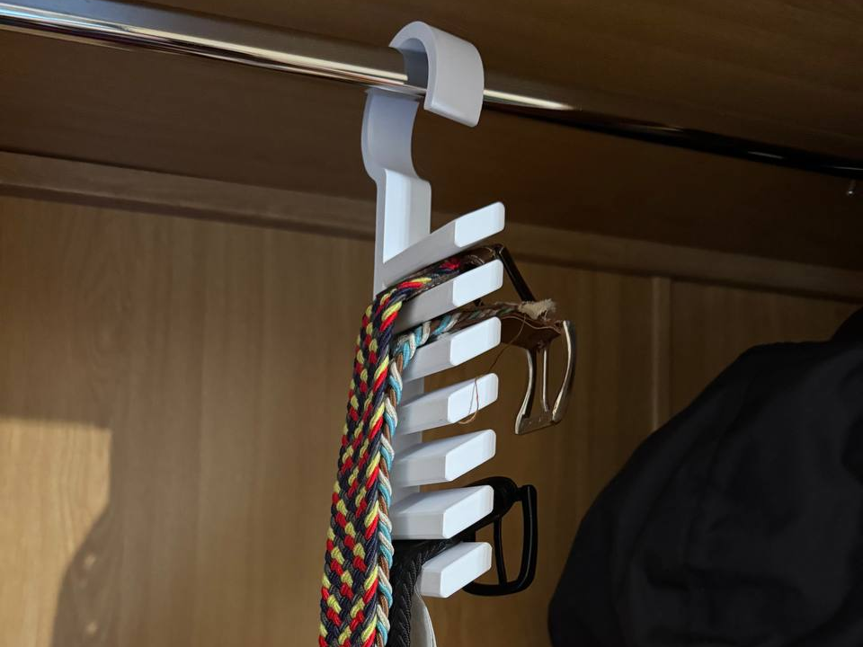 Belt hanger - organizer for wardrobe or closet