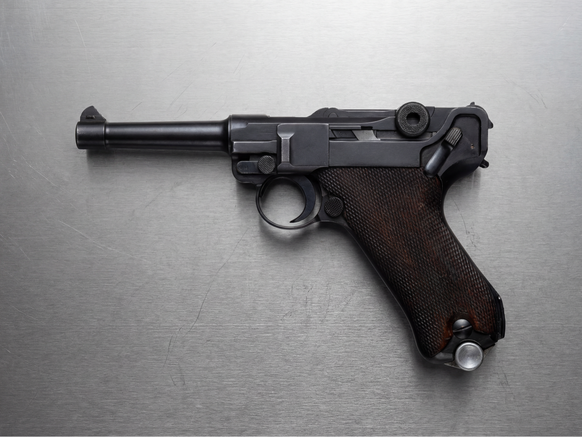 WW2 Luger P08 - Life-Size Cosplay & Display Prop