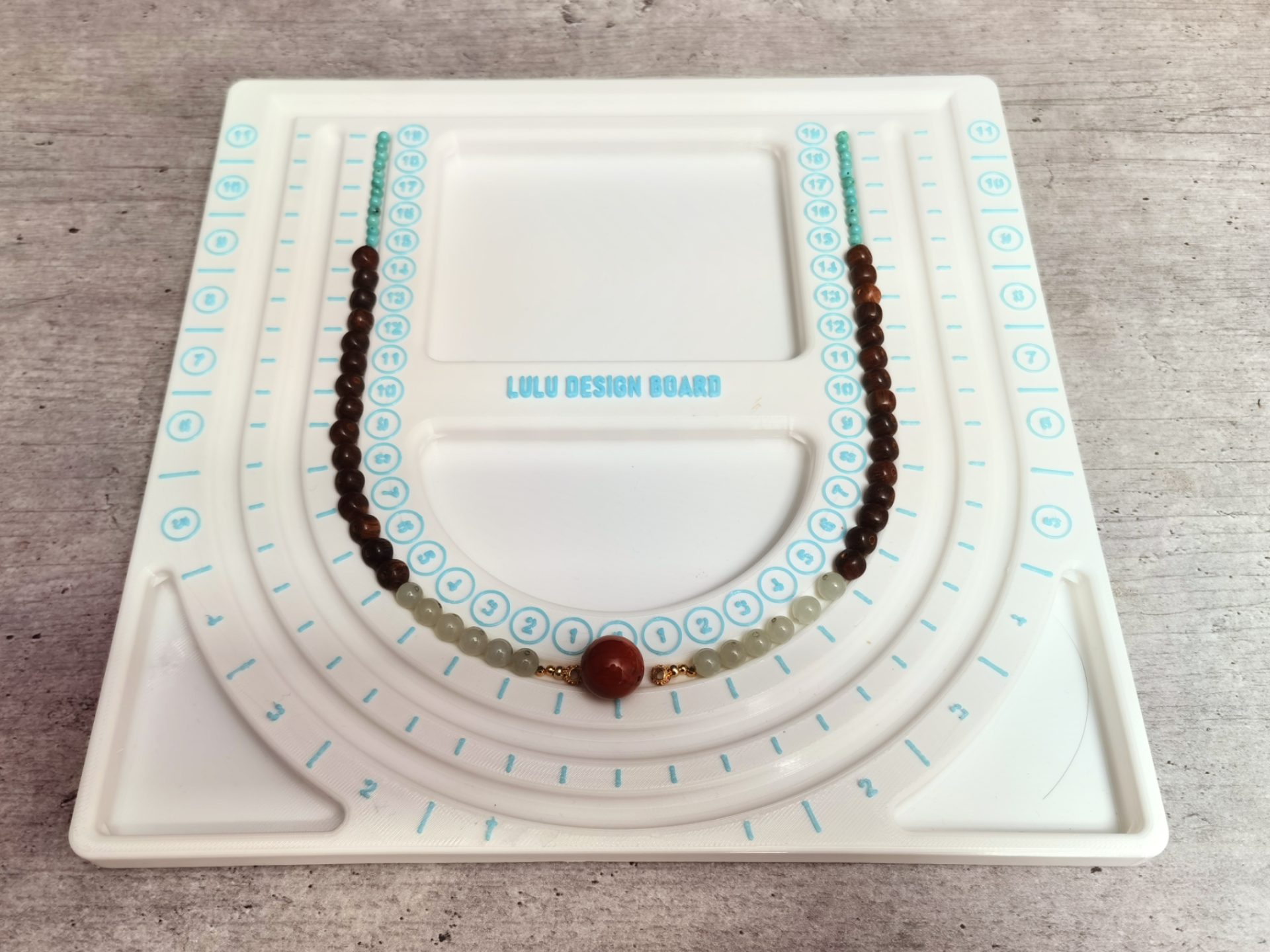 DIY  Beaded Chain Design Plate