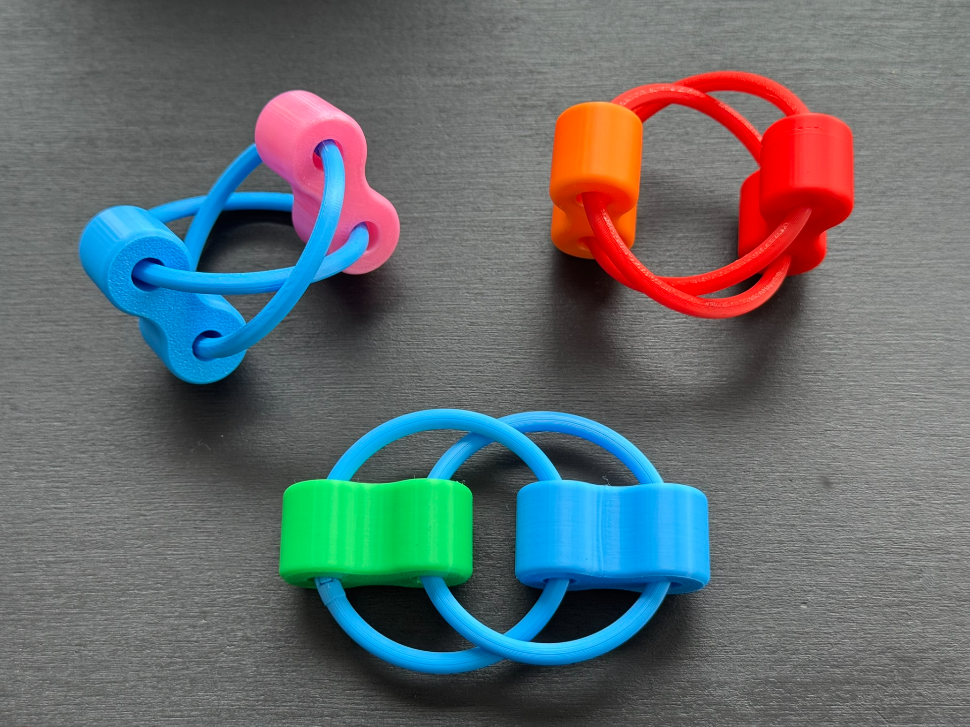 Twisting Loop Fidget toy