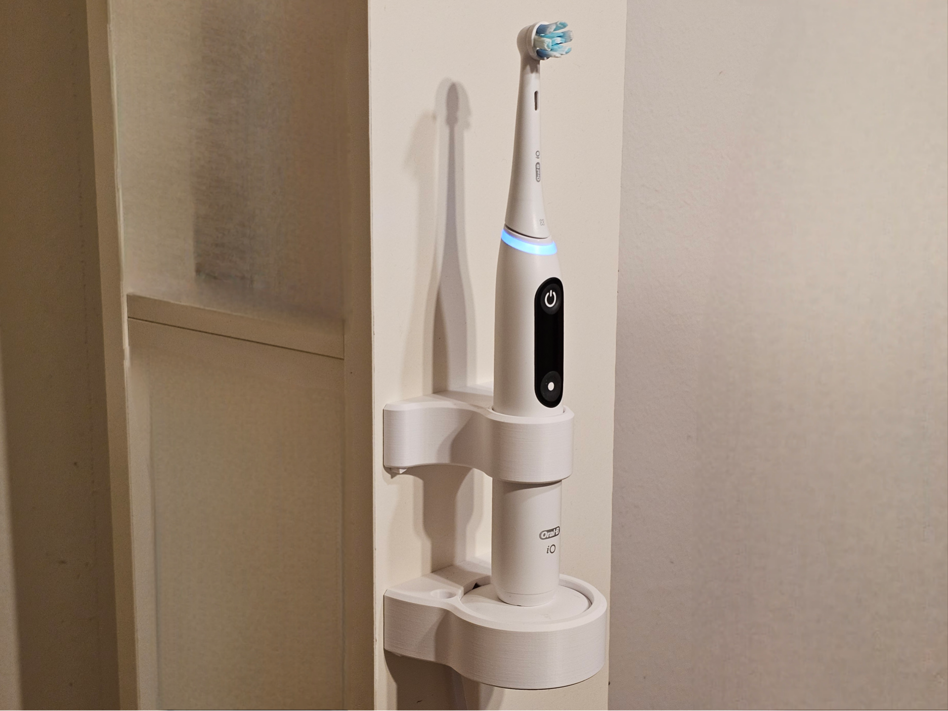 Oral-B  iO Toothbrush Wall Mount Peggit