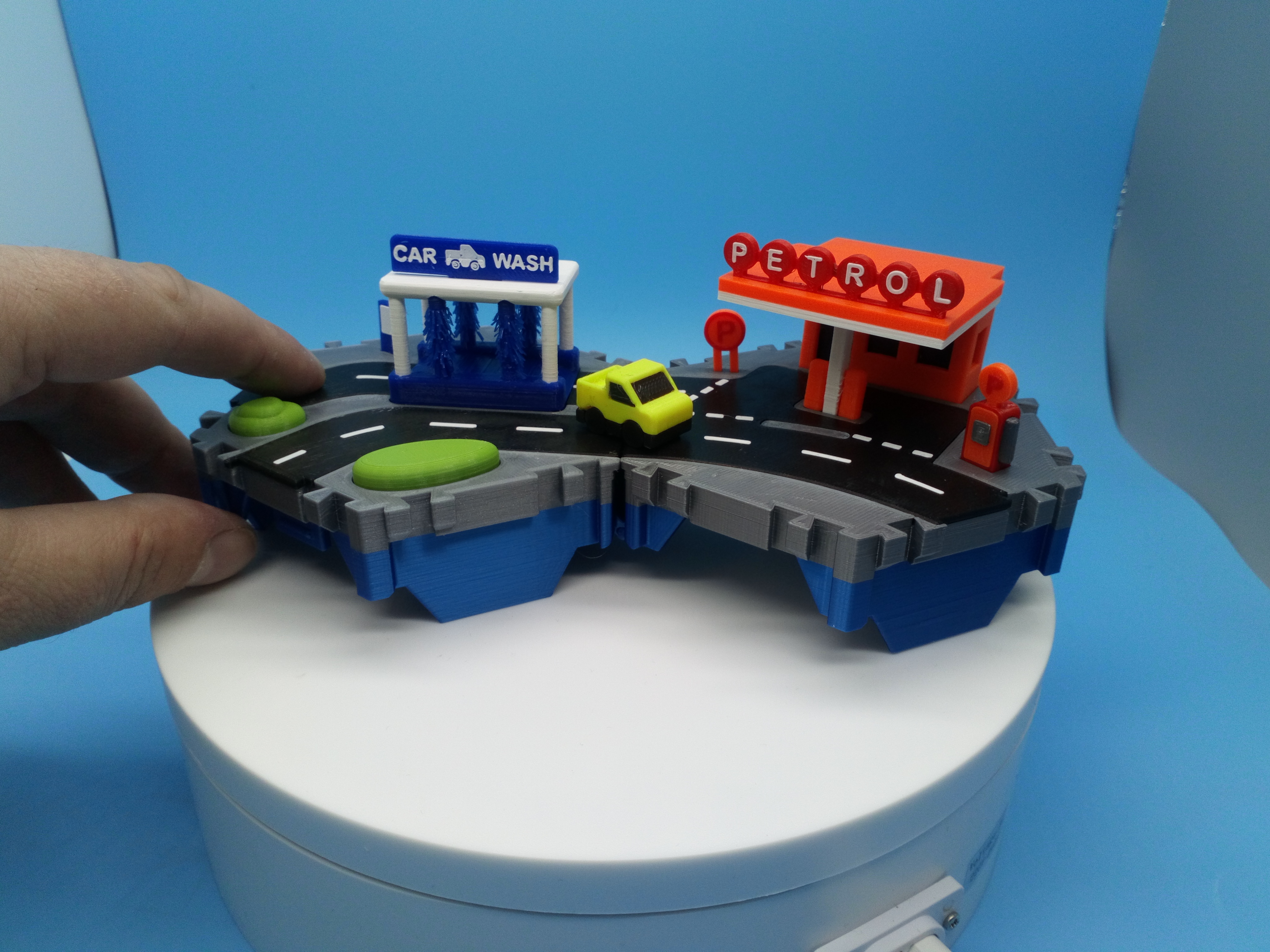 Little Cities - Petrol Station and Car Wash