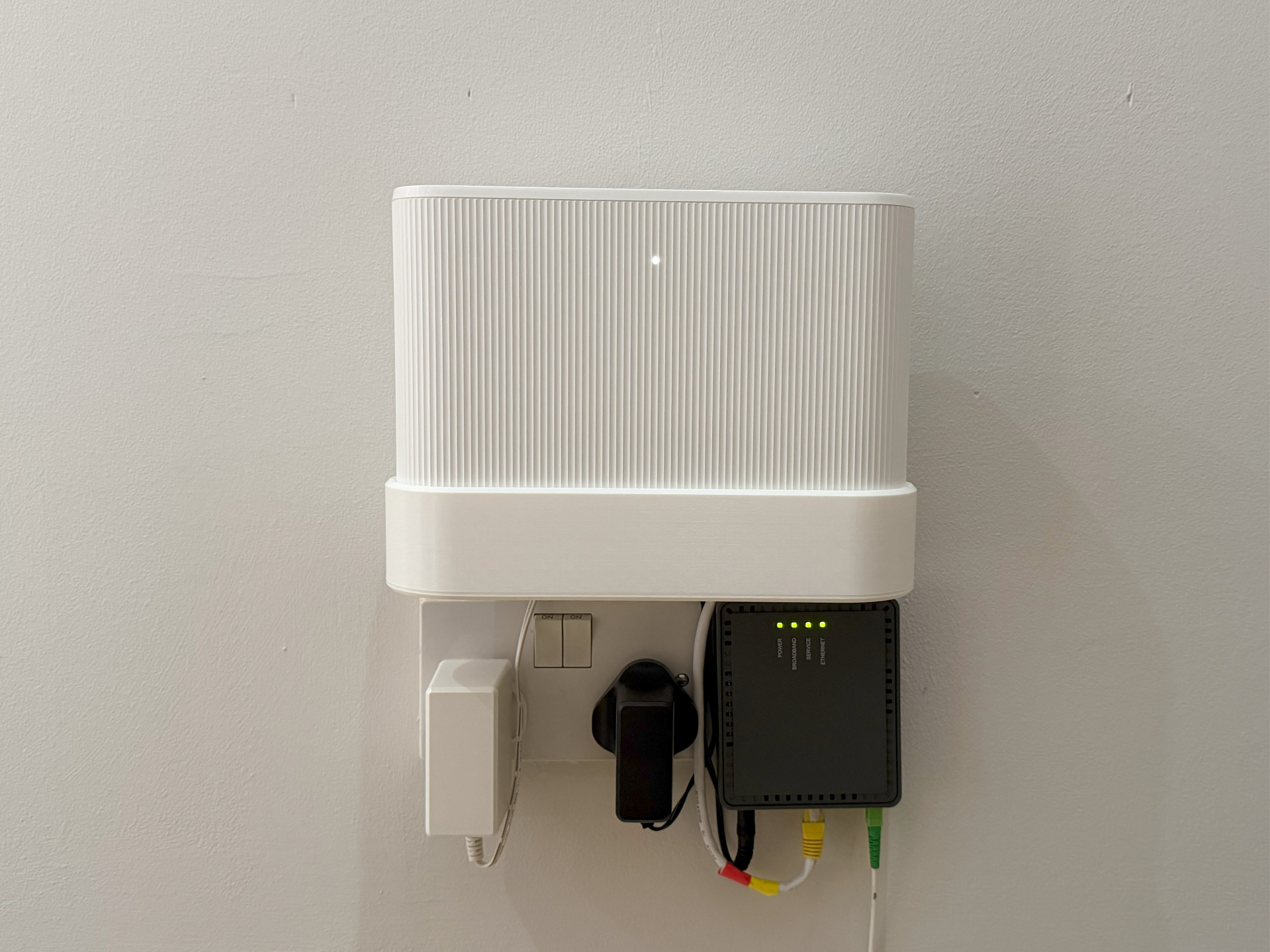 Vodafone Power Hub Wall Mount