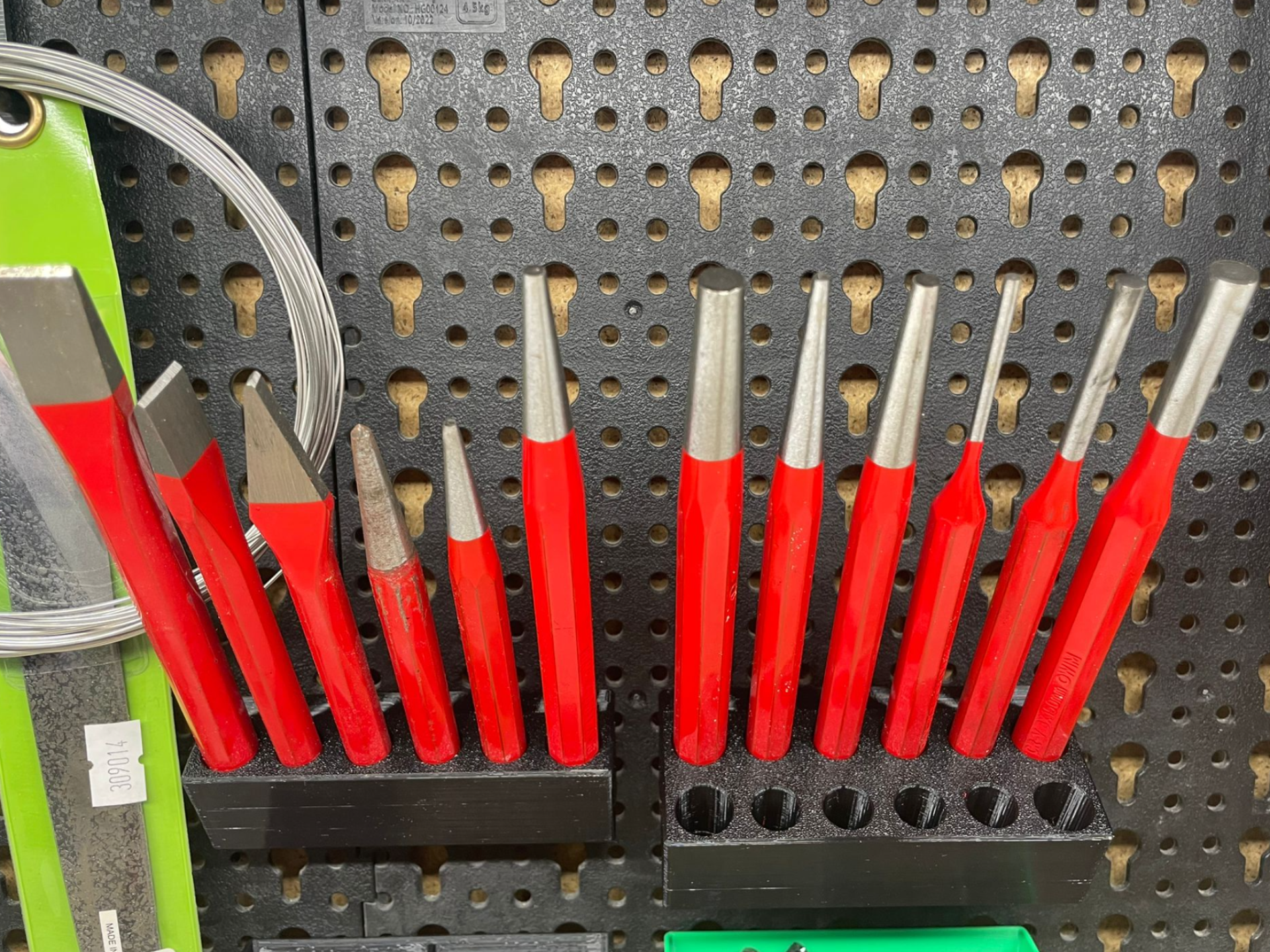 Metal chisel set support for Pegboard