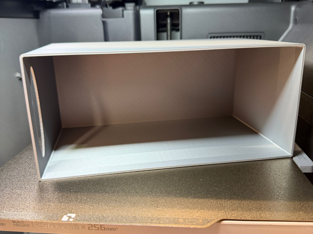Behälter 220x100x135mm mit Griff