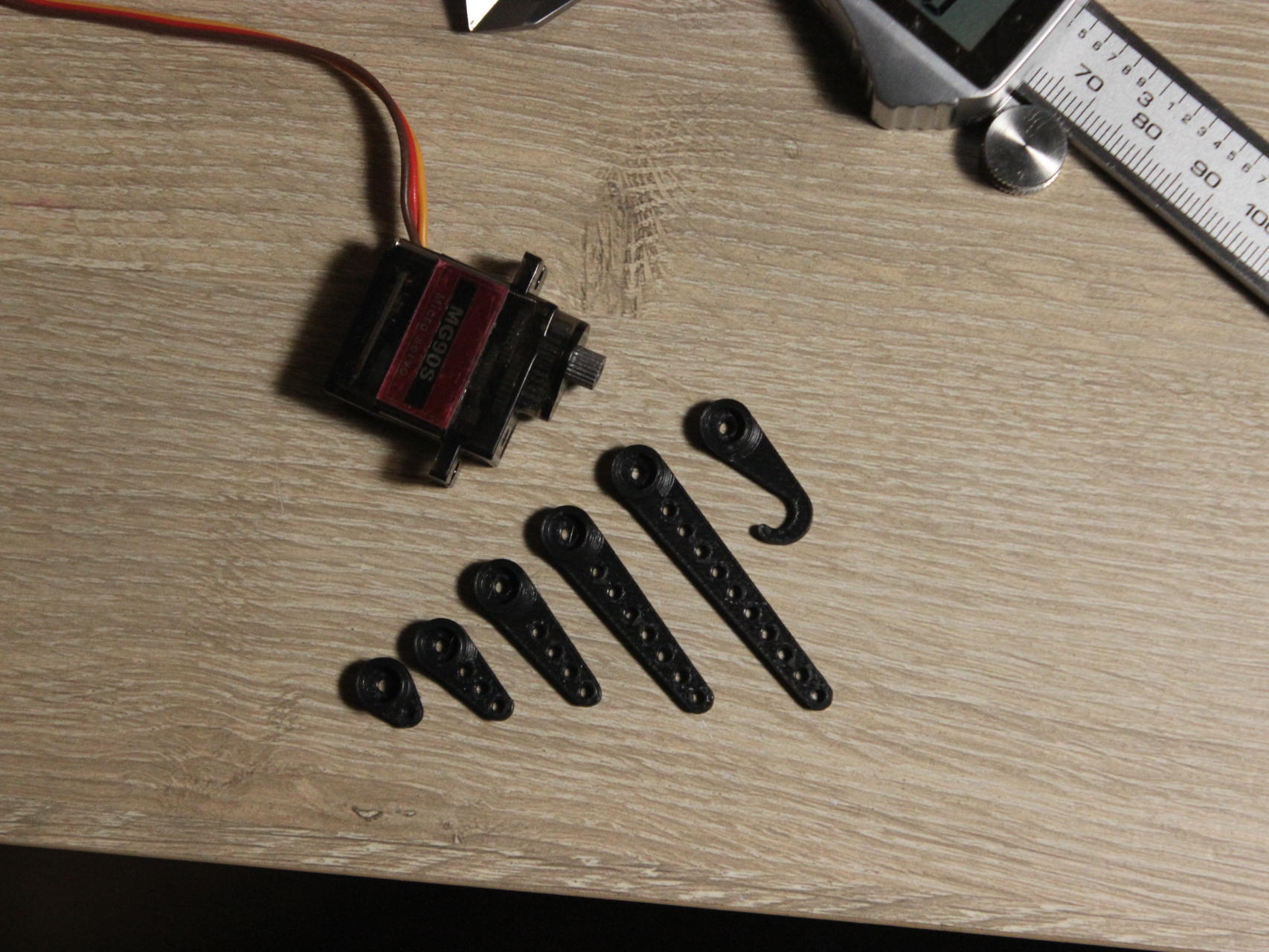 SERVO ARMS/HORN AND HOOK