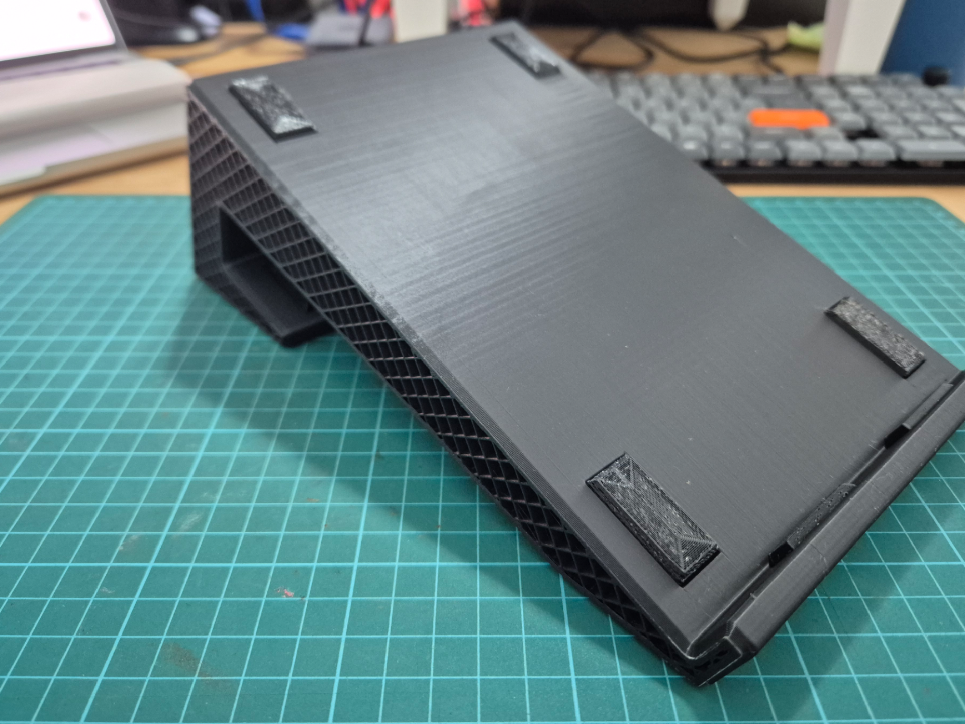 Dual Position Laptop Riser