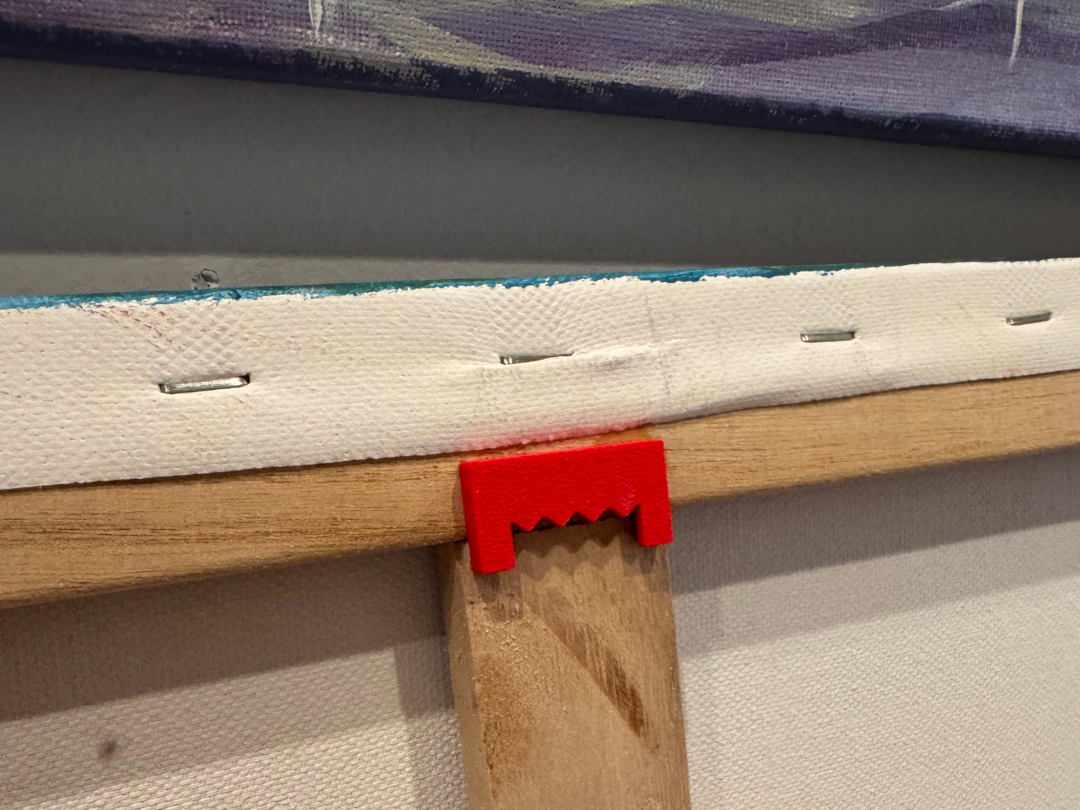 Frame Clip with Adjustable Tilt