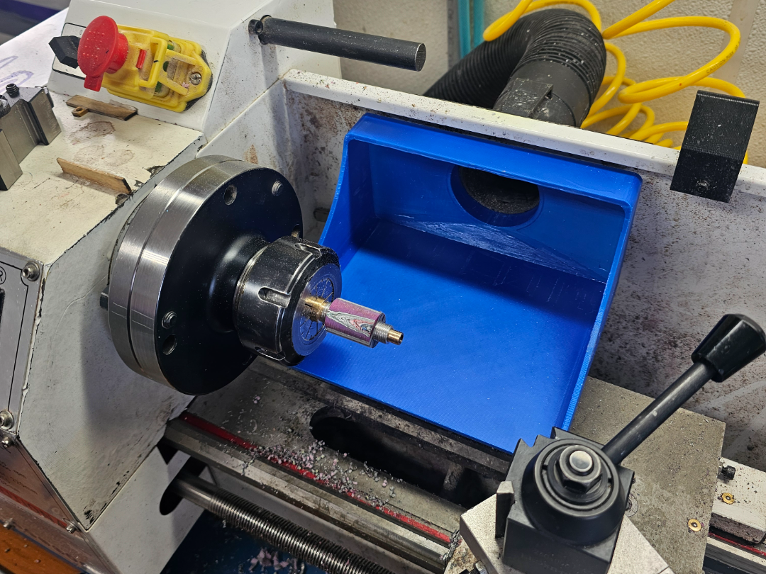 Lathe dust catcher vacuum attachment