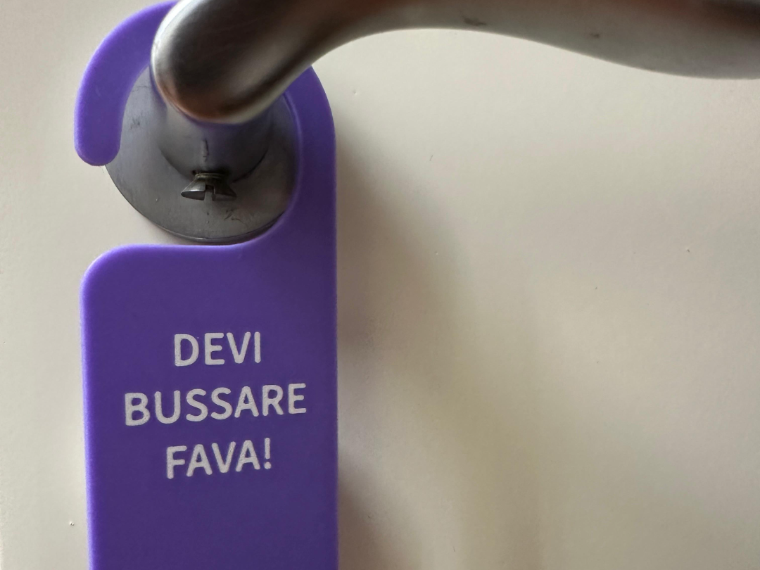 Cartello devi bussare!